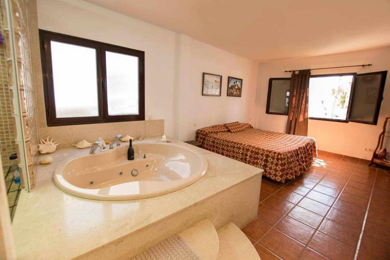 Villa Palacios Herrero Tahiche Extérieur photo